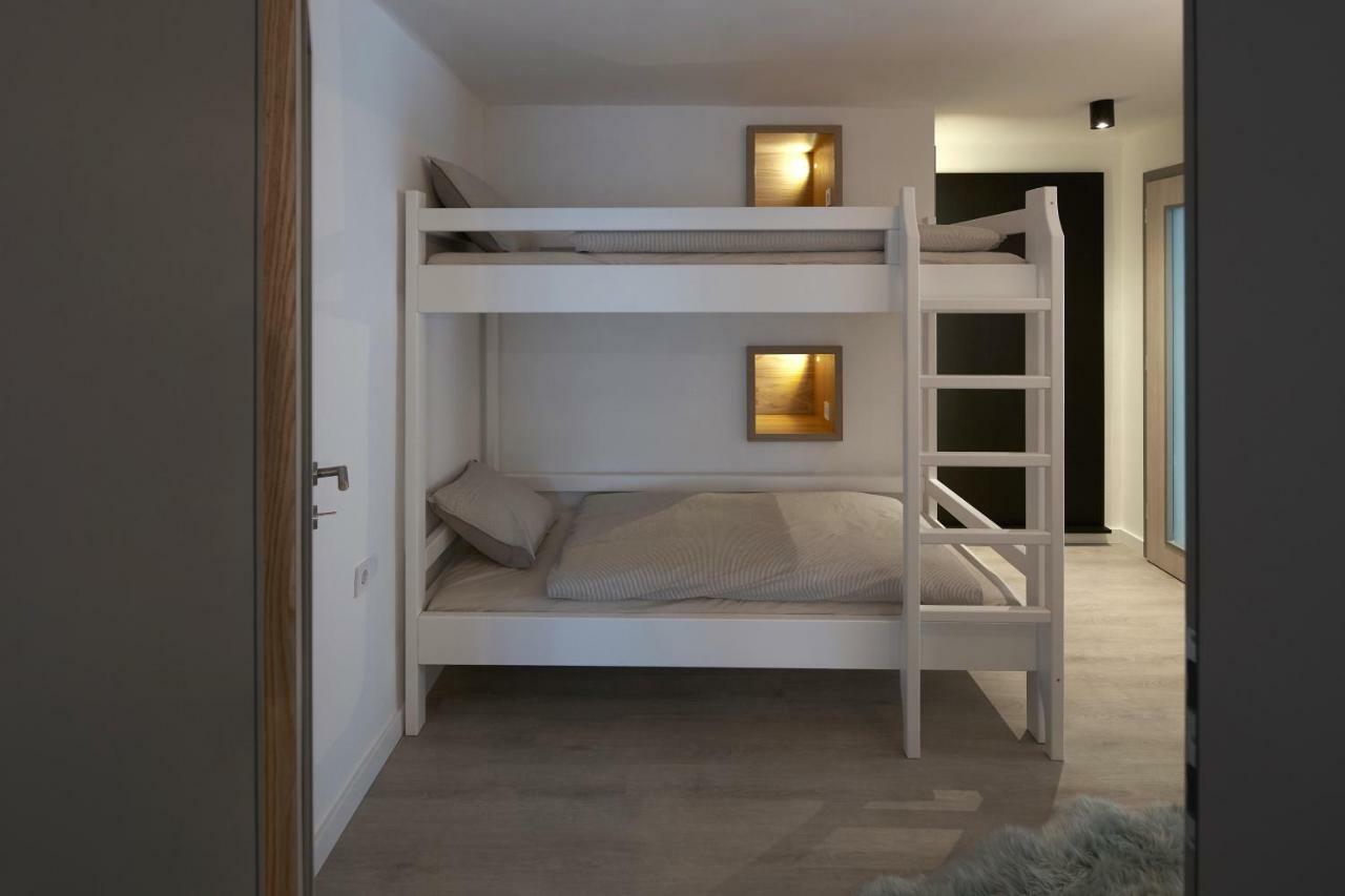 7Domb Apartman Komló Екстериор снимка