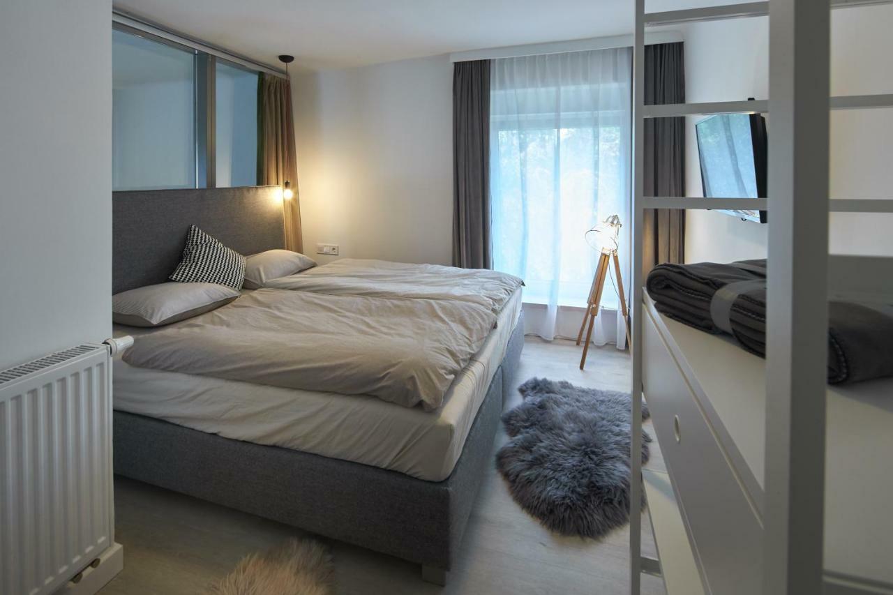 7Domb Apartman Komló Екстериор снимка
